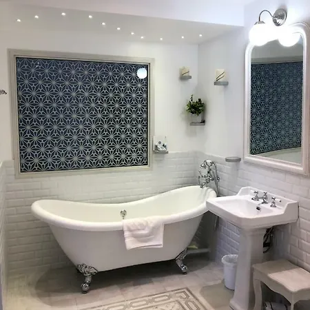 فندق مبيت وإفطار Le Coeur De La Bastide - Adult Only 4*