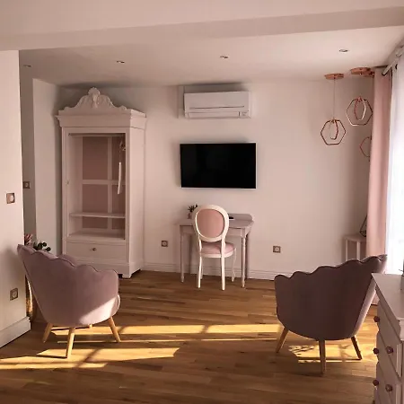 Le Coeur De La Bastide - Adult Only Bed and Breakfast 4*