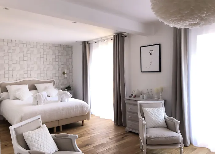 فندق مبيت وإفطار Le Coeur De La Bastide - Adult Only